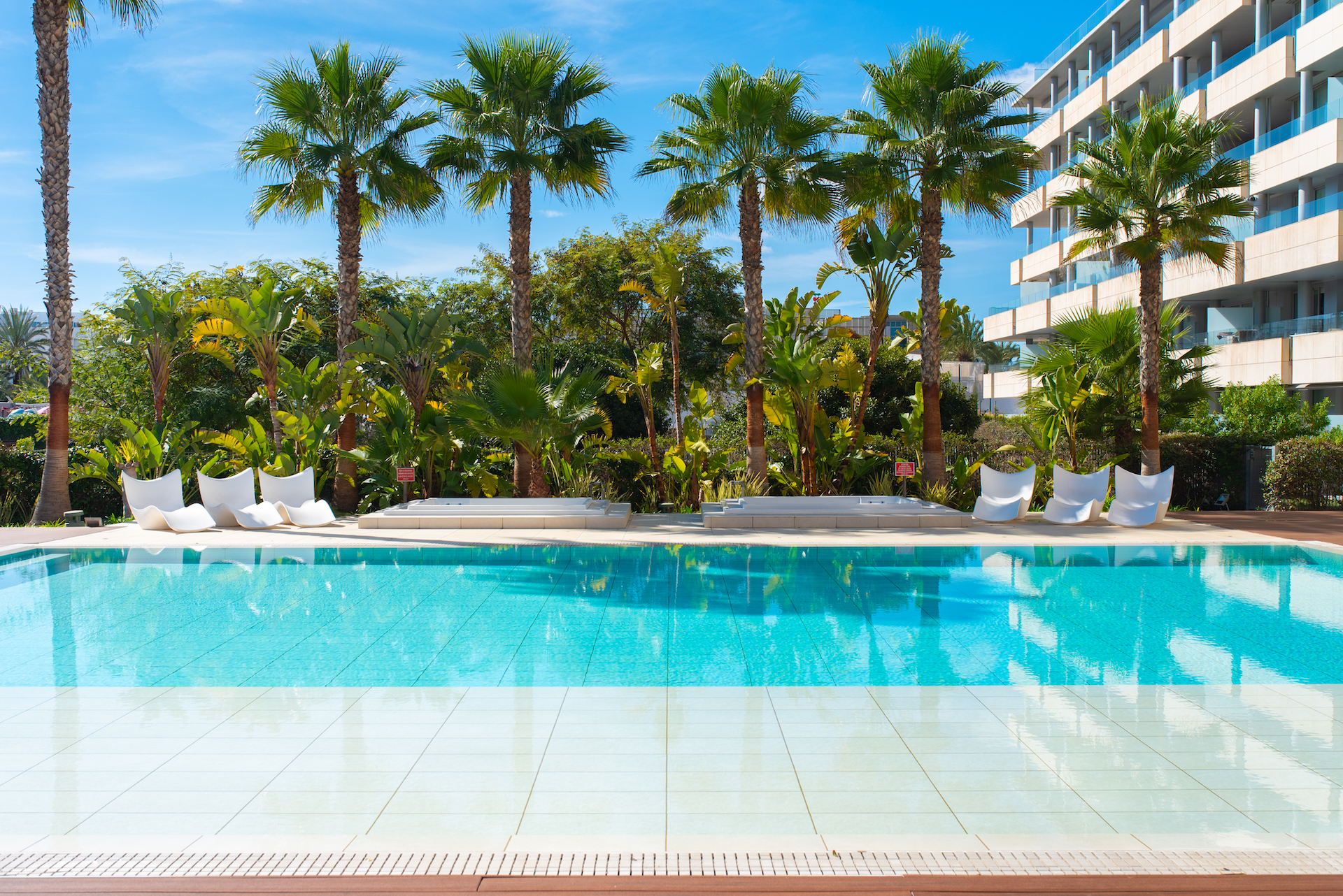 Resa Estates apartment for sale in Ibiza marina botafoch modern pool ok.jpg